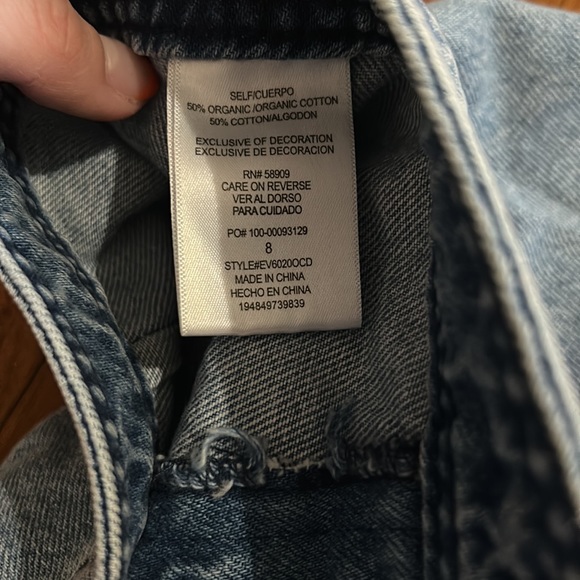 Every (Dillard’s Brand) High Waisted Button Fly Jean Shorts 8 - Picture 3 of 4